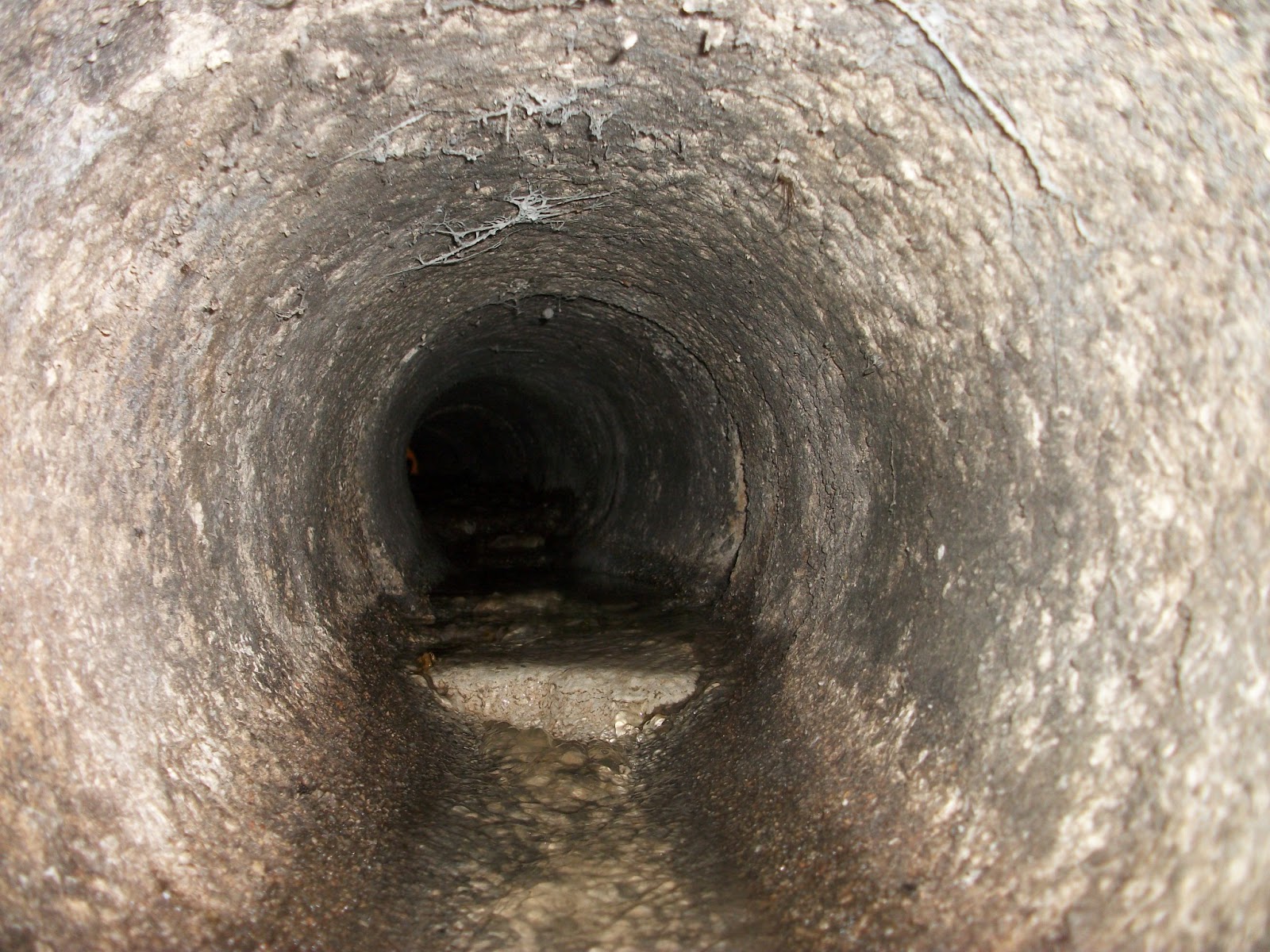 Rehabilitacion de tuberia sin zanja en la plaza San Vicente de Paul