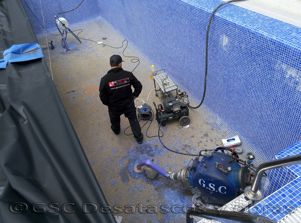 fuga de agua en piscina